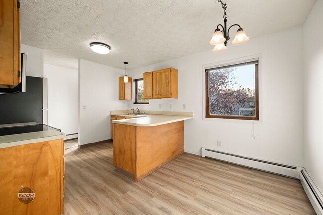Building Photo - 1461 Northview Dr