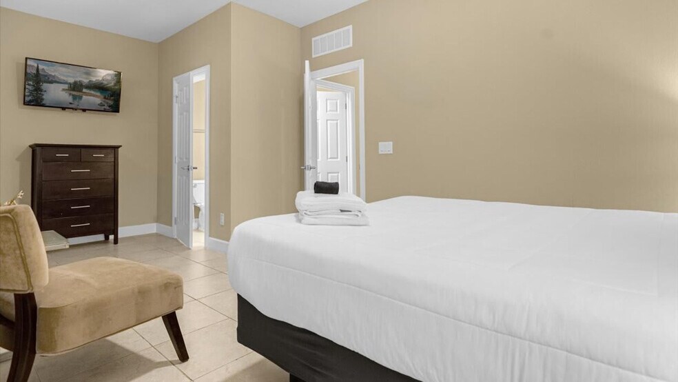 Building Photo - 14545 Damai Ln