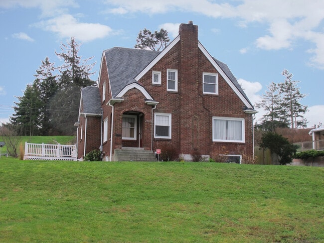 Primary Photo - ***PENDING APPLICATION***3BD/2BA Pet Frien...