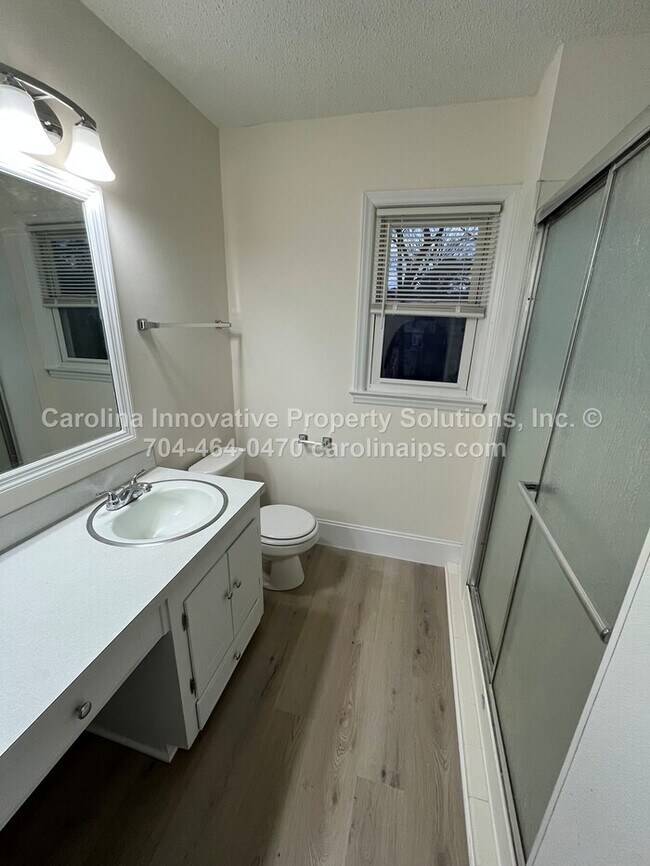 Building Photo - 4535 Dawnwood Dr