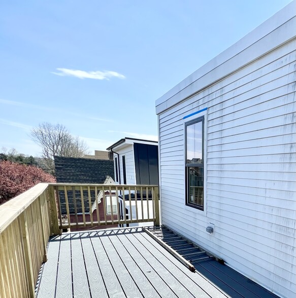 Building Photo - 79 Sydney St