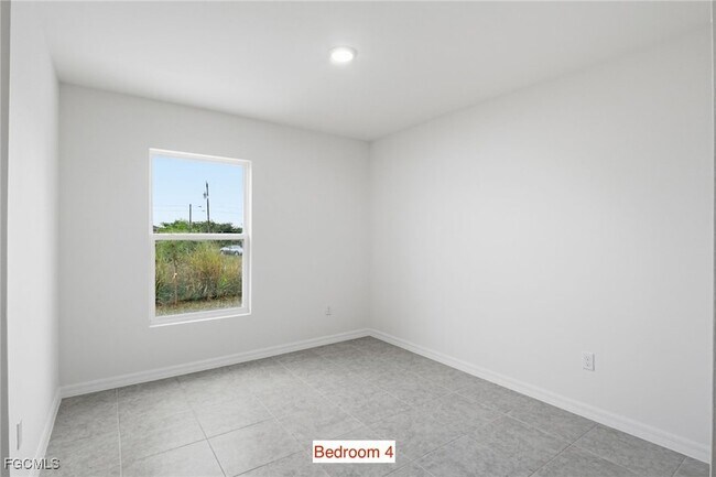 Building Photo - 3418 20th St SW