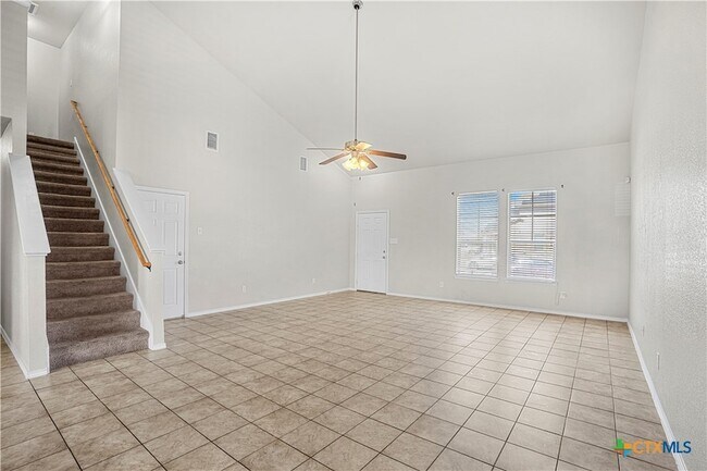 Building Photo - 1602 Gigante Dr