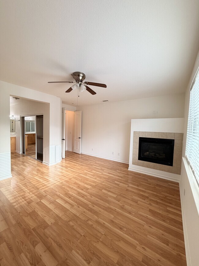 Building Photo - 1305 Brooktrail Dr