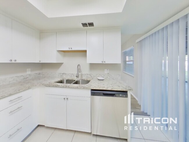 Building Photo - 638 Alton Rd