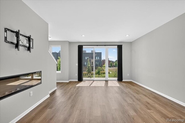 Building Photo - 1087 Hampton Cir