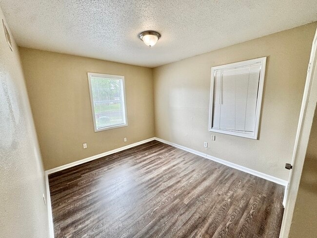 Building Photo - 408 Braycliff Cove