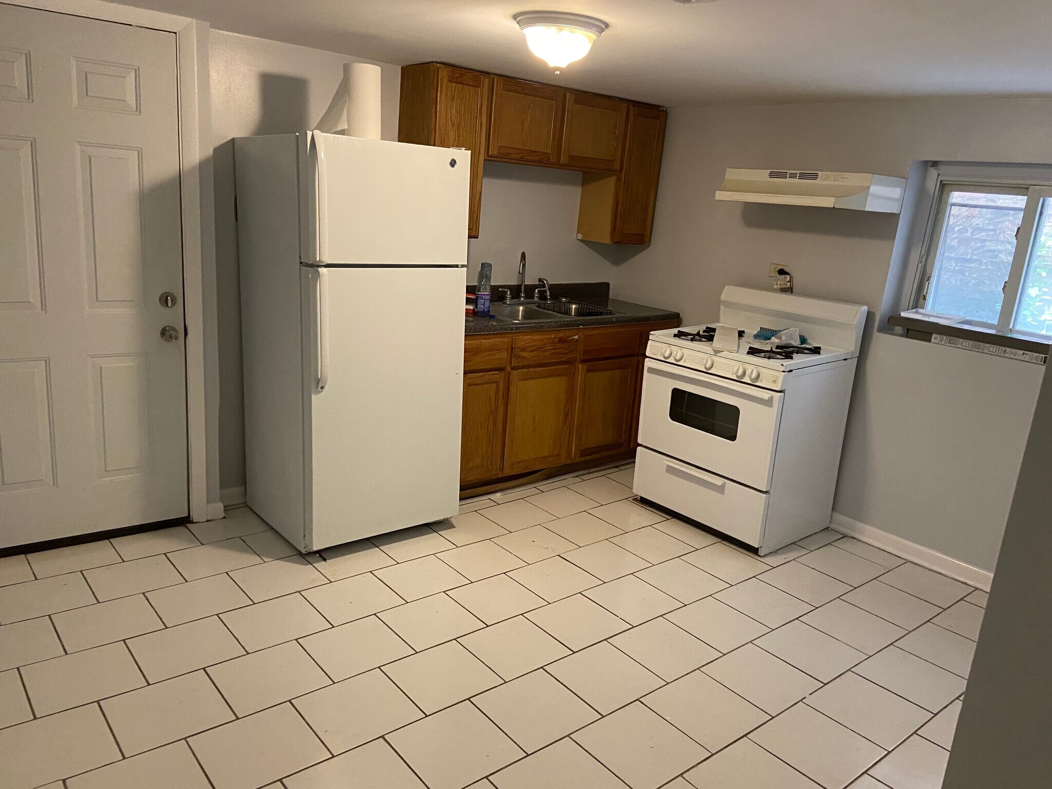 Building Photo - 3425 N Harding Ave