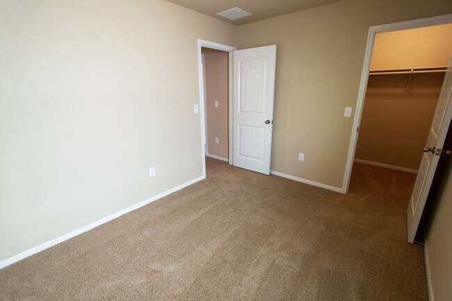 Building Photo - Charming 3-bedroom, 2-bath home in Briarcreek