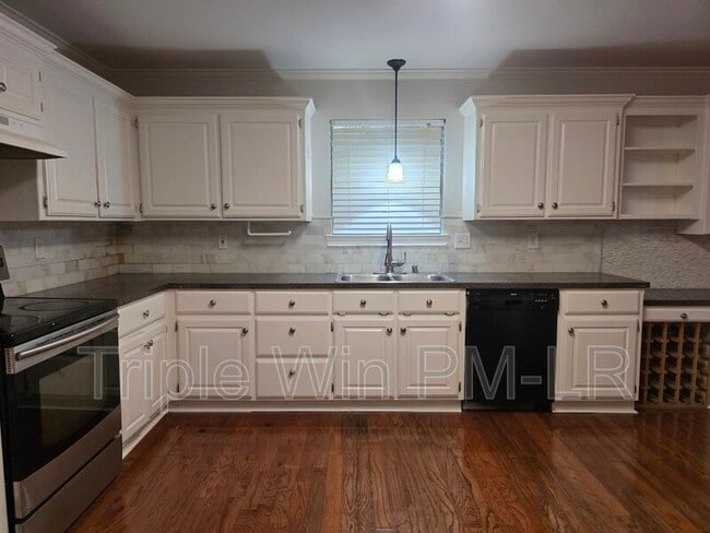 Building Photo - 12512 Woodbury Dr