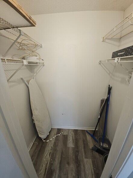 Building Photo - 131 Water Front Way