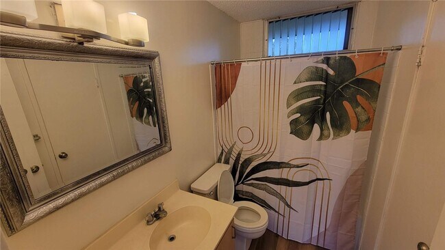 Building Photo - Mililani "Waikalani Woodlands" Newly Remodeled 3 Bedroom 2 Bath.