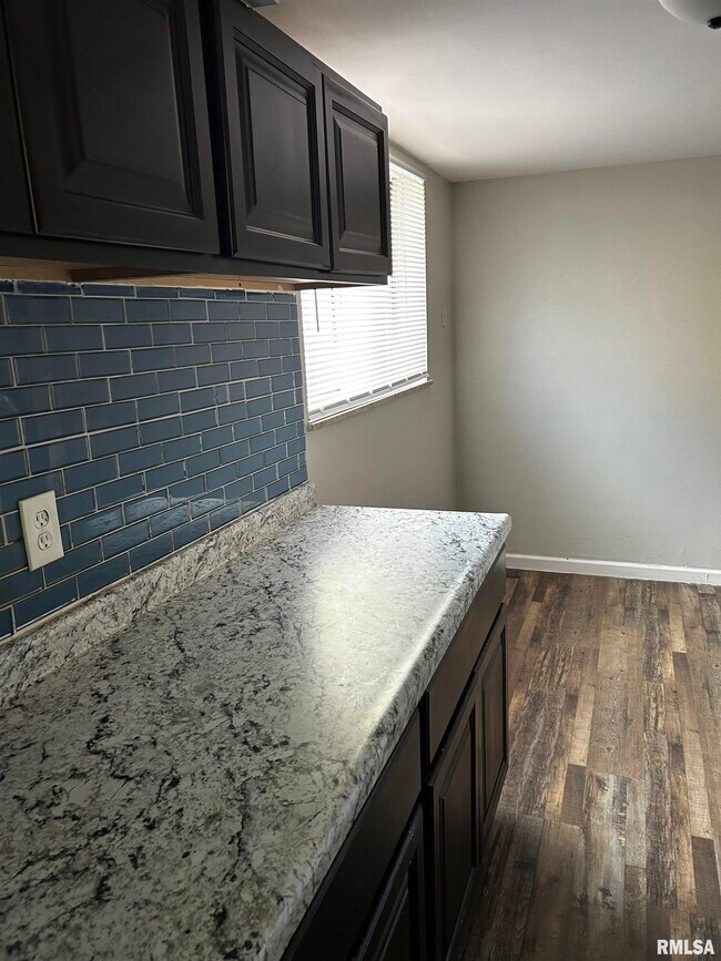 Building Photo - 2611 W Wardcliffe Dr