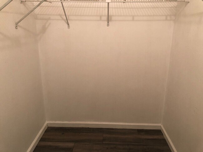 Building Photo - 2 bed 2 bath, great location