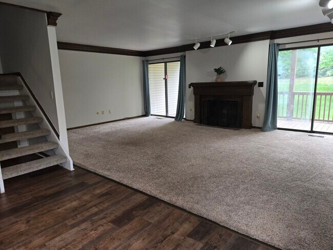 Building Photo - 6136 Palomino Ct