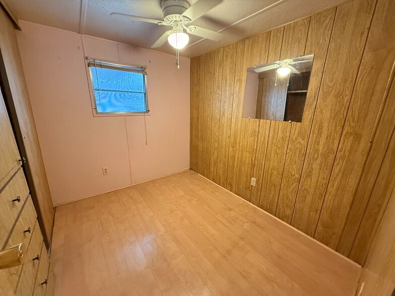 Building Photo - 3601 E Wyoming Ave