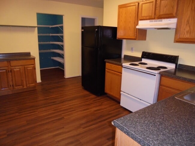 Building Photo - 8035 Grand Bend