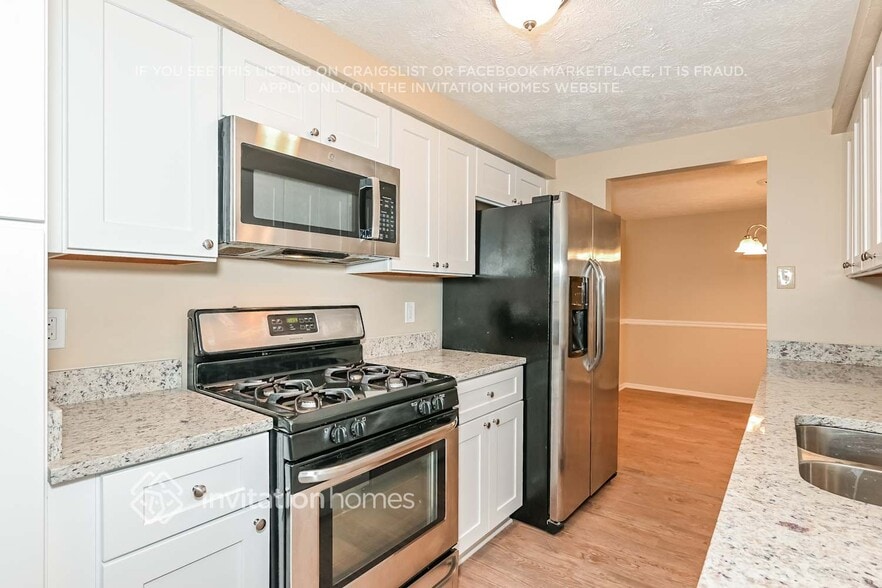 Building Photo - 445 N Pond Trail