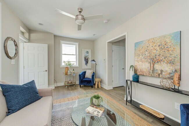 Building Photo - 701 Lincoln St