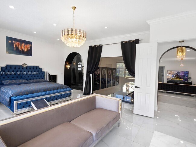 Building Photo - 4860 SW 161st Ln