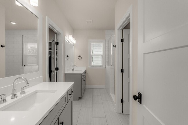 Building Photo - 500 Waycross Dr