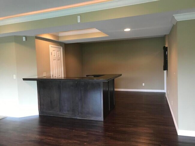 Building Photo - 8425 Treybrooke Pl