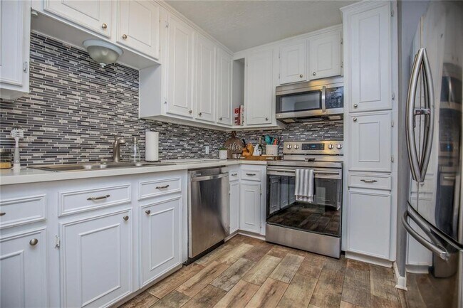 Building Photo - 87 Artesian Way