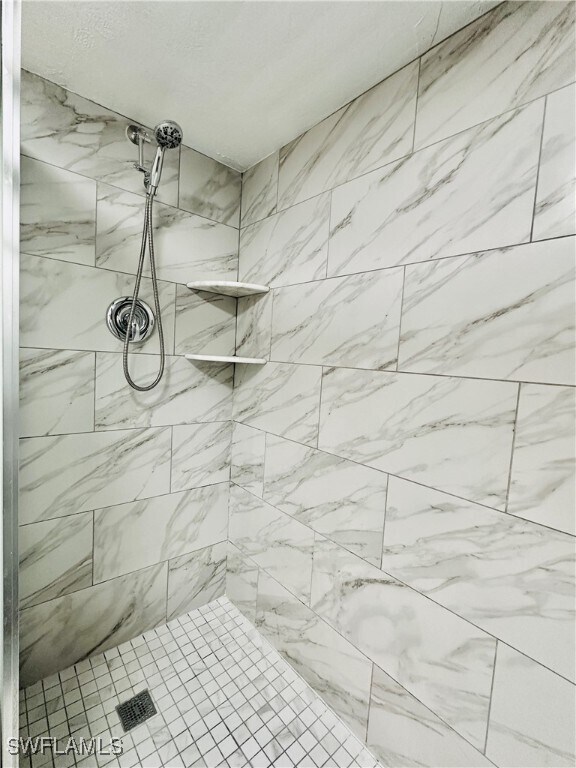 Building Photo - 826 Wiggins Pass Rd