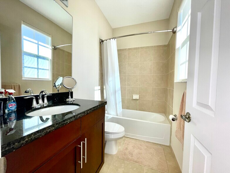Building Photo - 2833 SW 119th Way