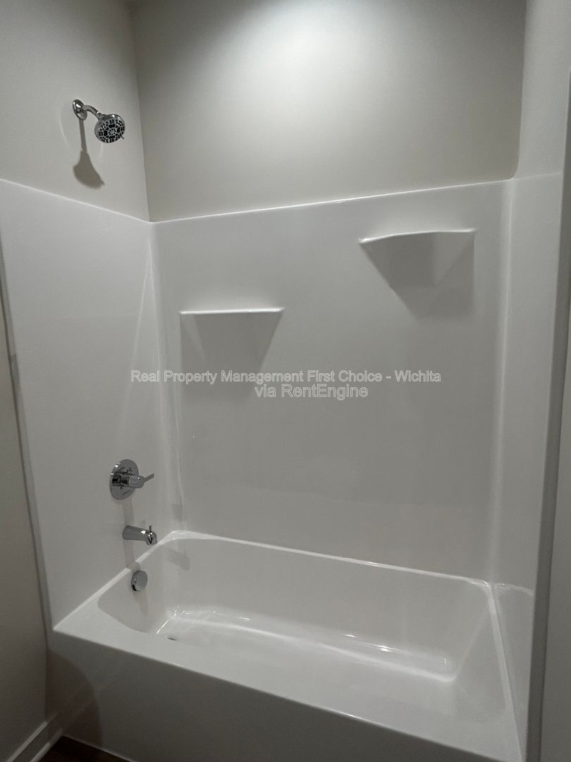 Building Photo - 157 N Gowen St