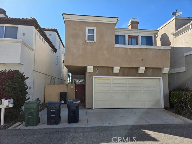 Building Photo - 624 Goldenwest St