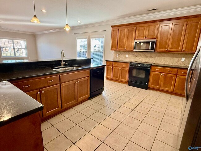 Building Photo - 5031 SE Valley Cove Dr