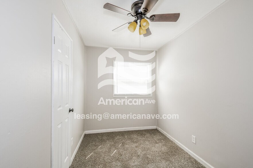 Building Photo - 515 Chambers Rd