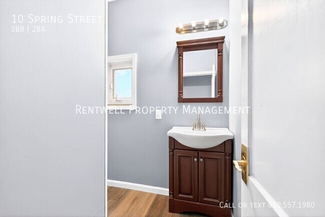 Building Photo - 10 S Spring St