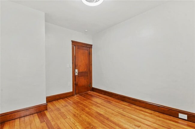 Building Photo - 360 Orient Ave
