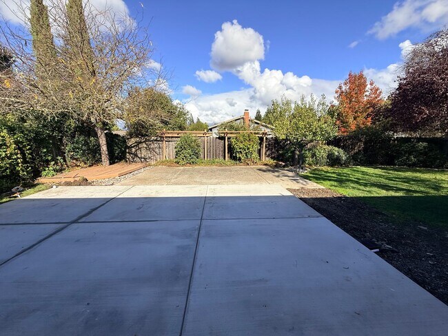 Building Photo - NEWLY RENOVATED- 4BD/2BA, Single-Family Home in Twin Creeks Area of San Ramon- Available NOW!