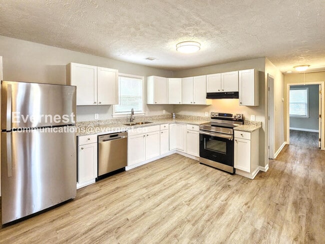 Building Photo - 332 Cherry St