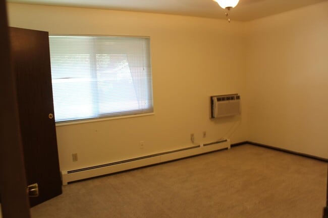 Building Photo - Convenient Living Just Minutes from CSU | 3-Bedroom Condo