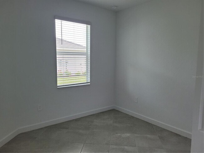 Building Photo - 8117 Shr Lk Dr