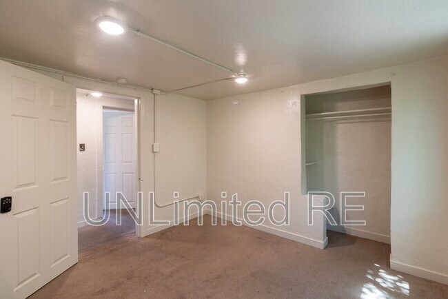Building Photo - 306 S Humphreys St