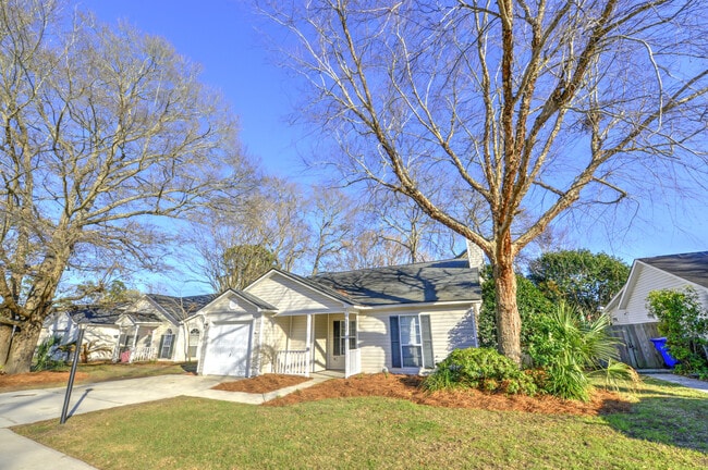 Primary Photo - Gorgeous 3 BR, 2 BA , 1 Car Garage Home Of...