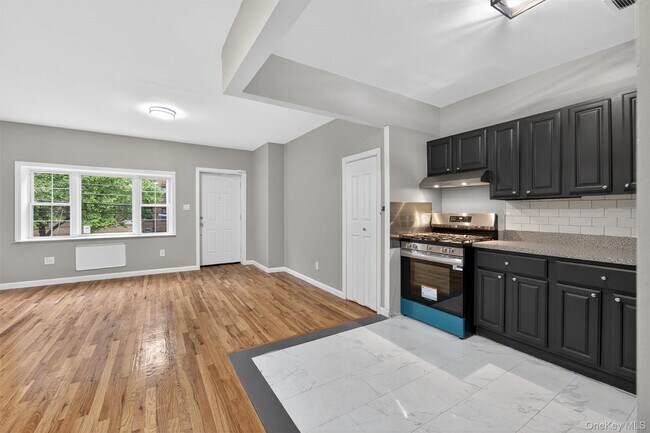 Building Photo - 315 E 163rd St