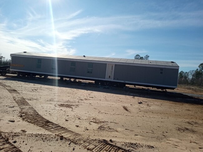 Primary Photo - 1100 Rd 5894