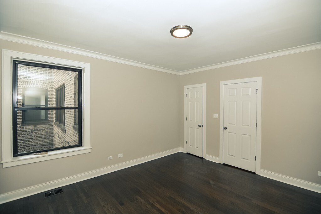 Building Photo - 4447 N Rockwell St