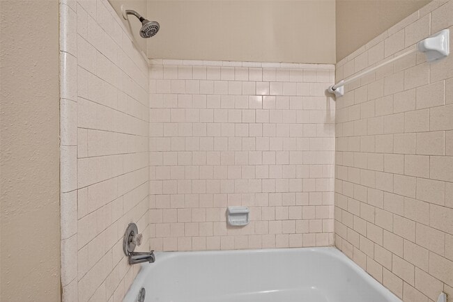 Building Photo - 7407 Alegria Dr