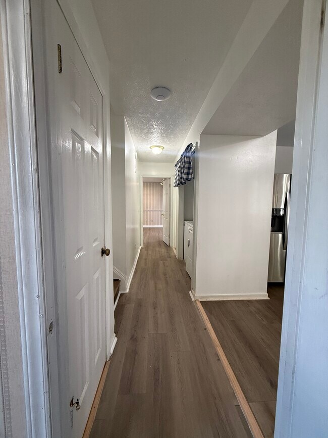 Building Photo - 2 Bedrooms House, Rockingham County