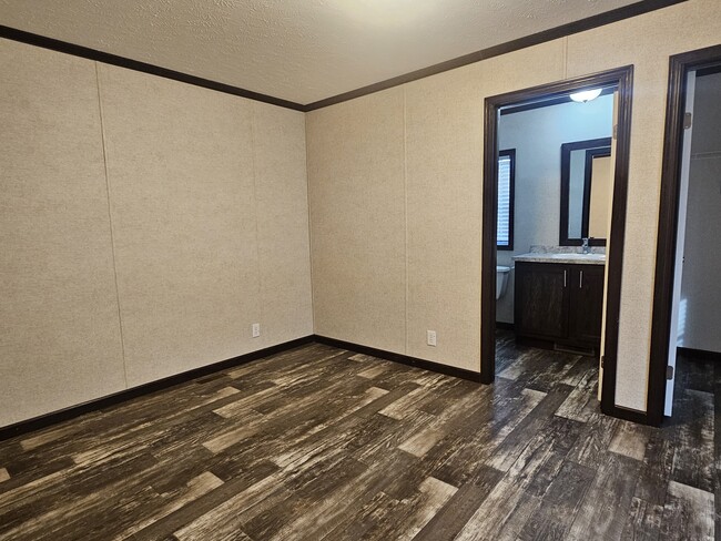 Building Photo - 333 E Lakewood Blvd