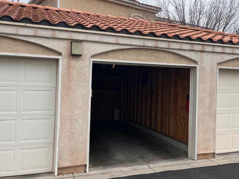 Building Photo - 6800 Vista Del Norte Dr NE