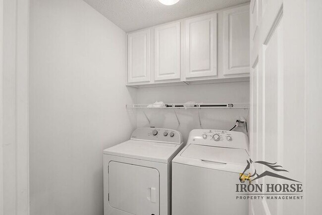 Building Photo - 379 Beech Hollow Trail SW