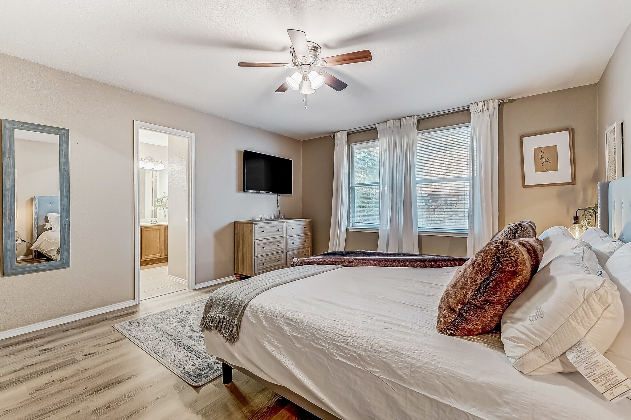 Building Photo - 13359 Velasco Drive